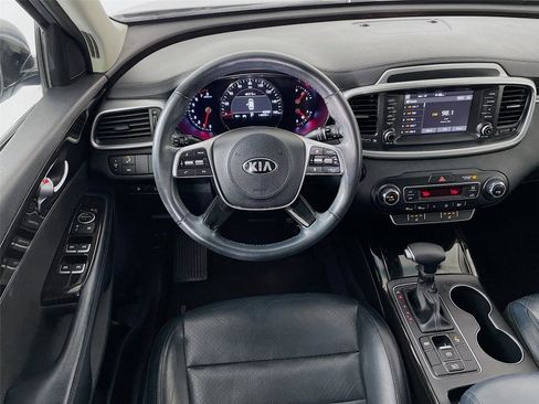 Used 2020 Kia Sorento EX image 25