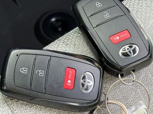 Certified 2025 Toyota 4Runner SR5 image 23