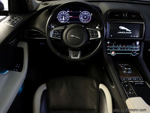 Used 2020 Jaguar F-PACE S image 16