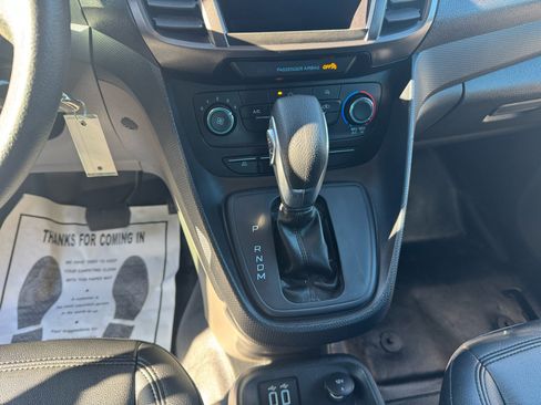 Used 2022 Ford Transit Connect XL image 14