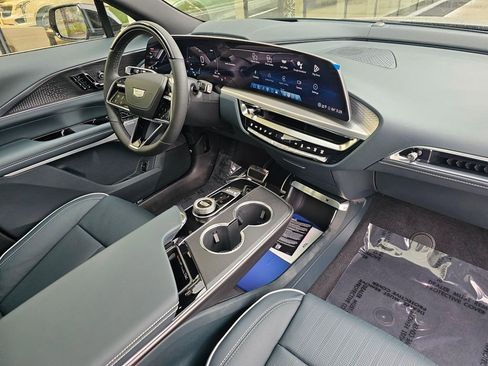 New 2026 Cadillac Lyriq Signature Sport w/ Nappa Leather Package AWD/4WD image 10