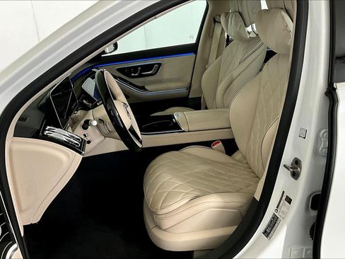 Used 2025 Mercedes-Benz S 580 4MATIC Sedan image 9
