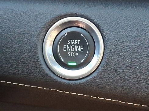 Certified 2023 Cadillac Escalade Premium Luxury image 21