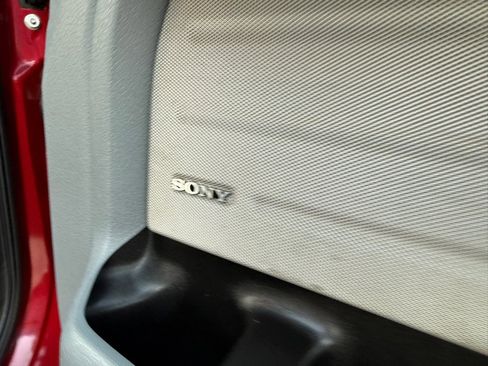 Used 2014 Ford F150 Lariat w/ Equipment Group 502A Luxury AWD/4WD image 28