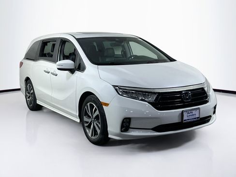 Used 2023 Honda Odyssey Touring image 3