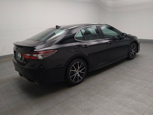 Used 2021 Toyota Camry SE image 10