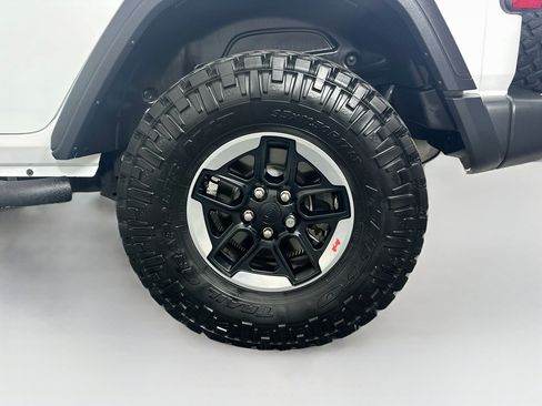 Used 2019 Jeep Wrangler Unlimited Rubicon AWD/4WD image 11