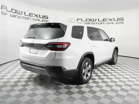 Used 2025 Honda Pilot EX-L image 7