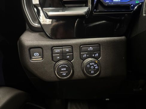Used 2024 Chevrolet Silverado 1500 RST w/ Z71 Off-Road Package AWD/4WD image 17