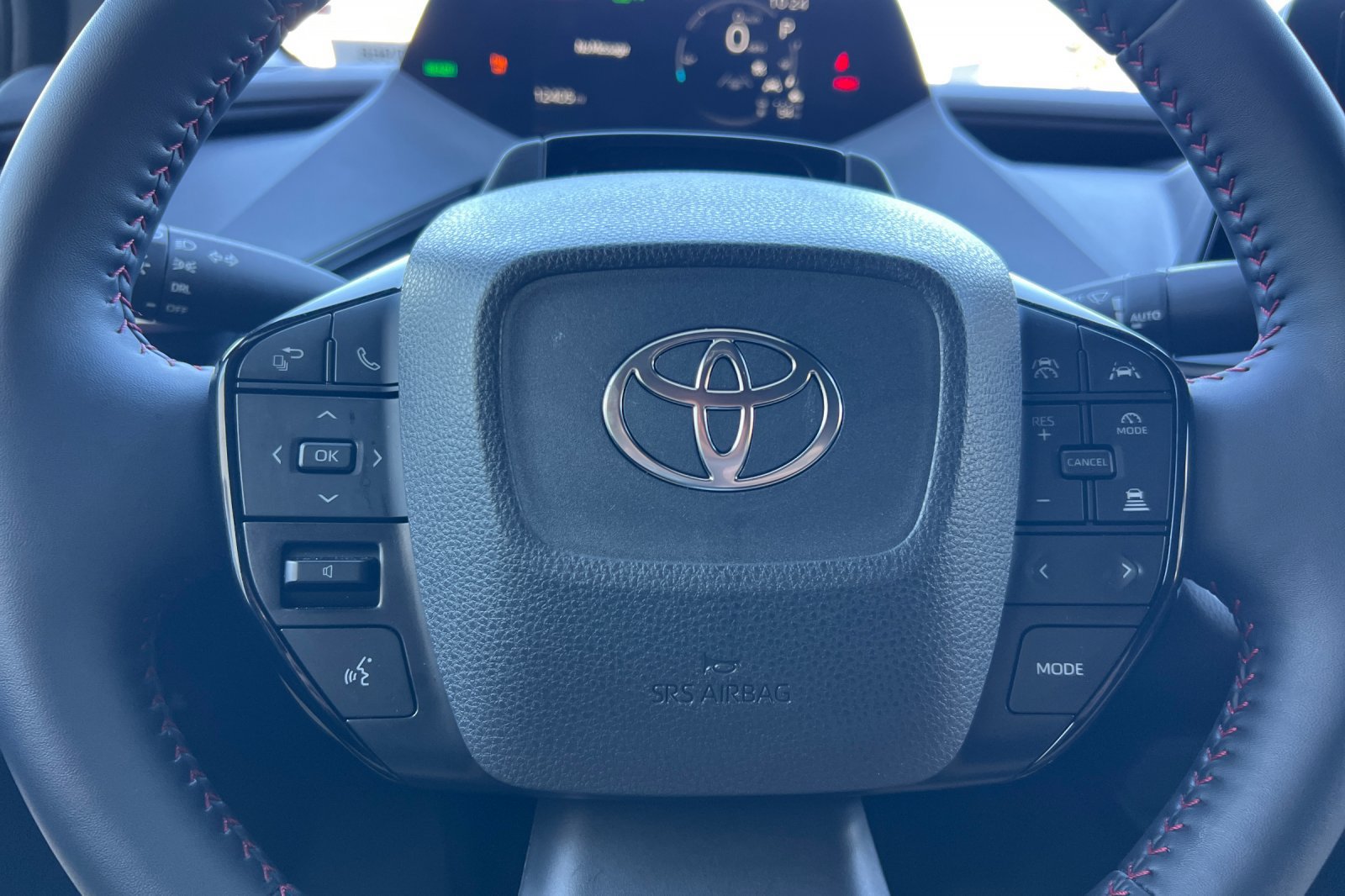 Certified 2026 Toyota Prius Plug-In Hybrid FWD image 23