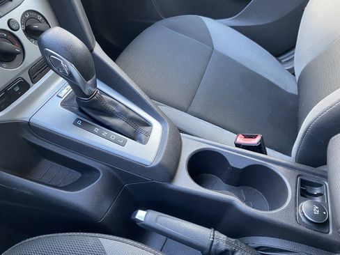 Used 2012 Ford Focus SE FWD image 28
