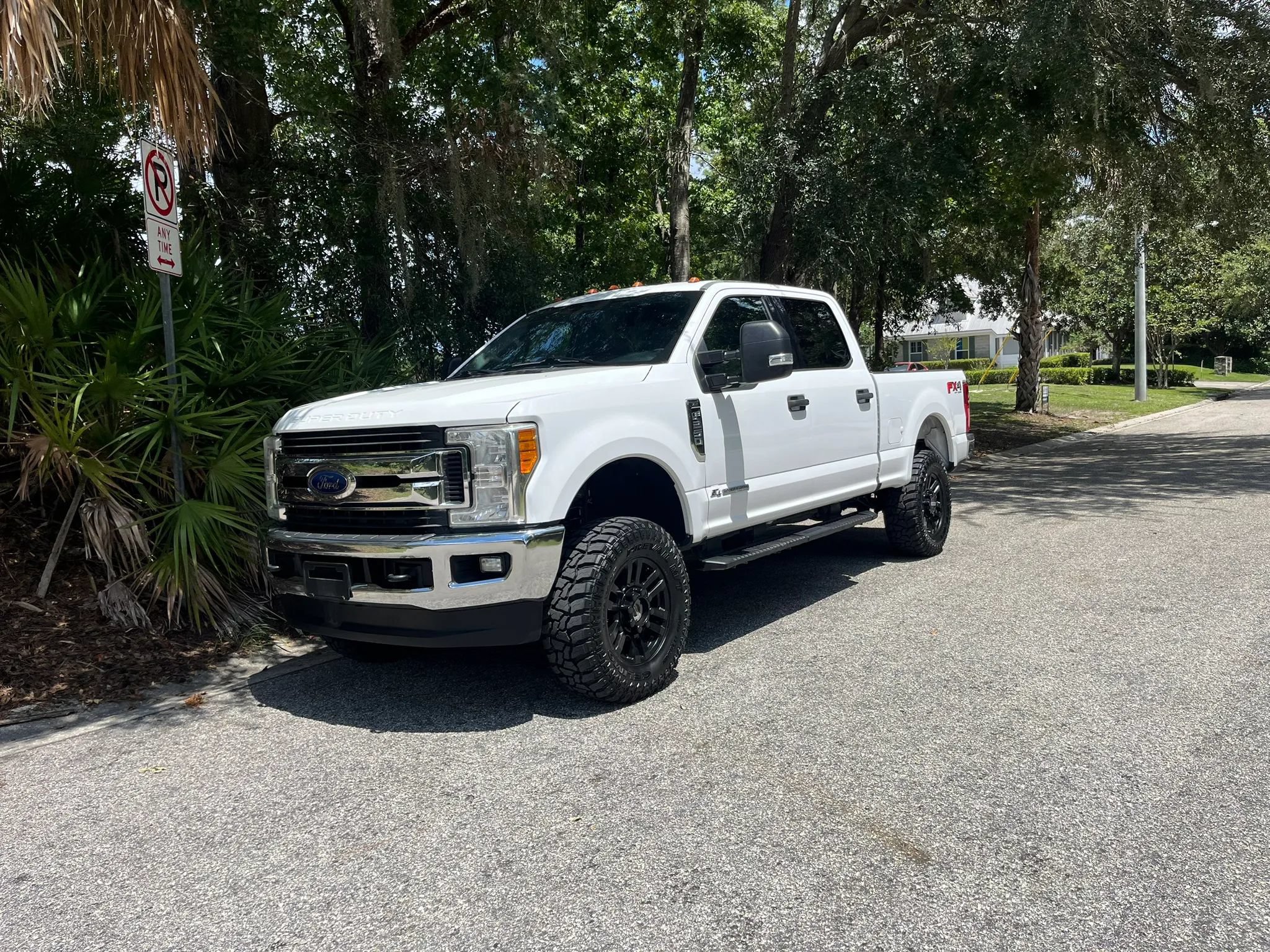 Used 2017 Ford F250 XLT w/ XLT Value Package AWD/4WD image 9