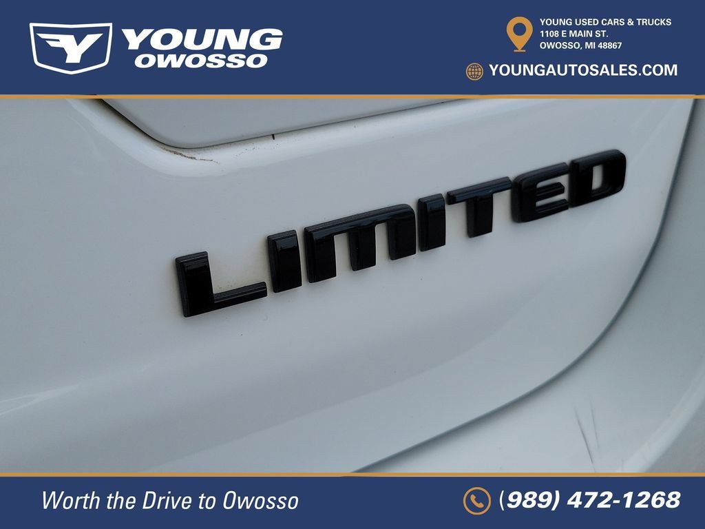 Used 2024 Jeep Grand Cherokee Limited w/ Black Appearance Package AWD/4WD image 38