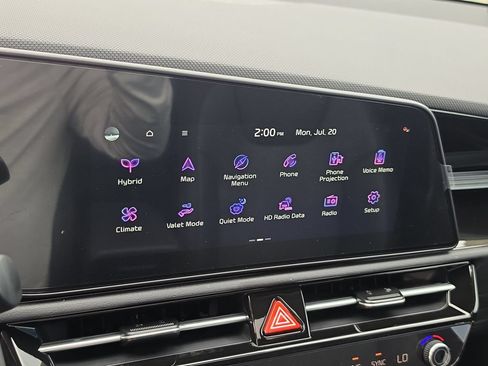 New 2026 Kia Niro FWD image 24