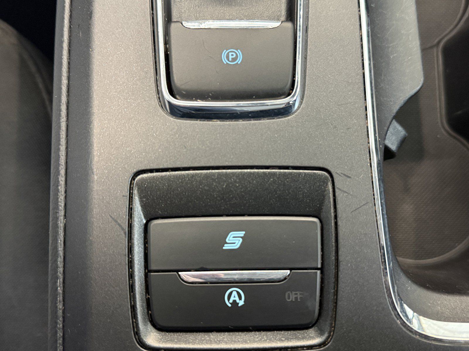 Used 2020 Ford Fusion SE FWD image 18