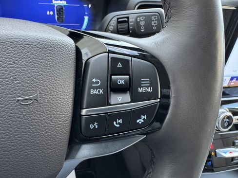 Used 2023 Ford Explorer Platinum w/ Premium Technology Package image 13