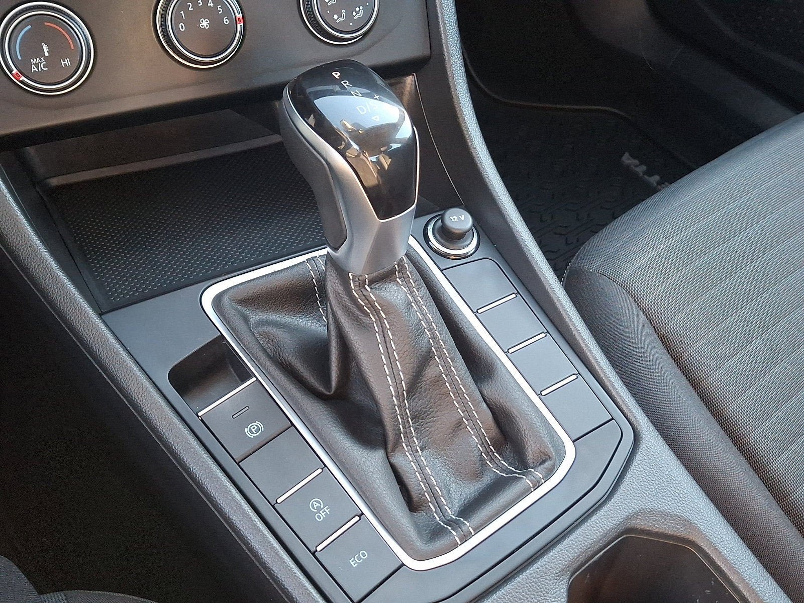 Certified 2024 Volkswagen Jetta S FWD image 18