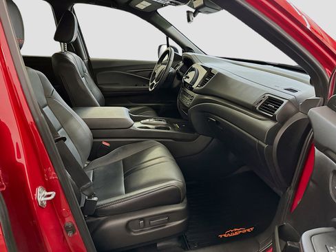 Used 2024 Honda Passport TrailSport image 34