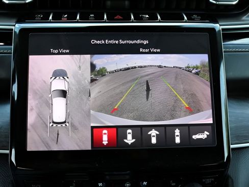 Used 2023 Jeep Grand Cherokee L Limited w/ Luxury Tech Group II image 26