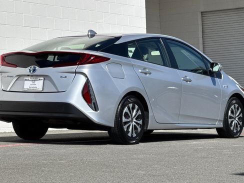 Used 2021 Toyota Prius Prime XLE FWD image 8