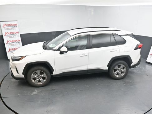 Used 2022 Toyota RAV4 XLE image 25