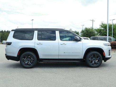 New 2026 Jeep Grand Wagoneer 4WD image 4
