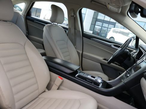 Used 2019 Ford Fusion SEL FWD image 22