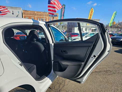 Used 2025 Nissan Sentra SV FWD image 12