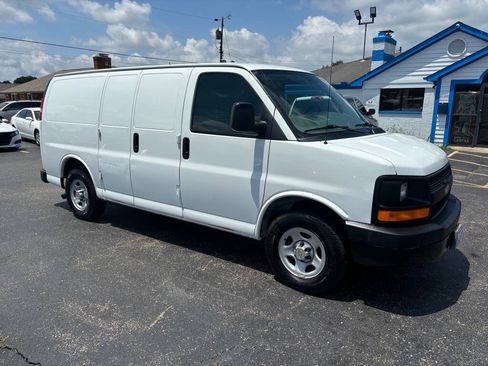 Used 2004 Chevrolet Express 1500 RWD image 3