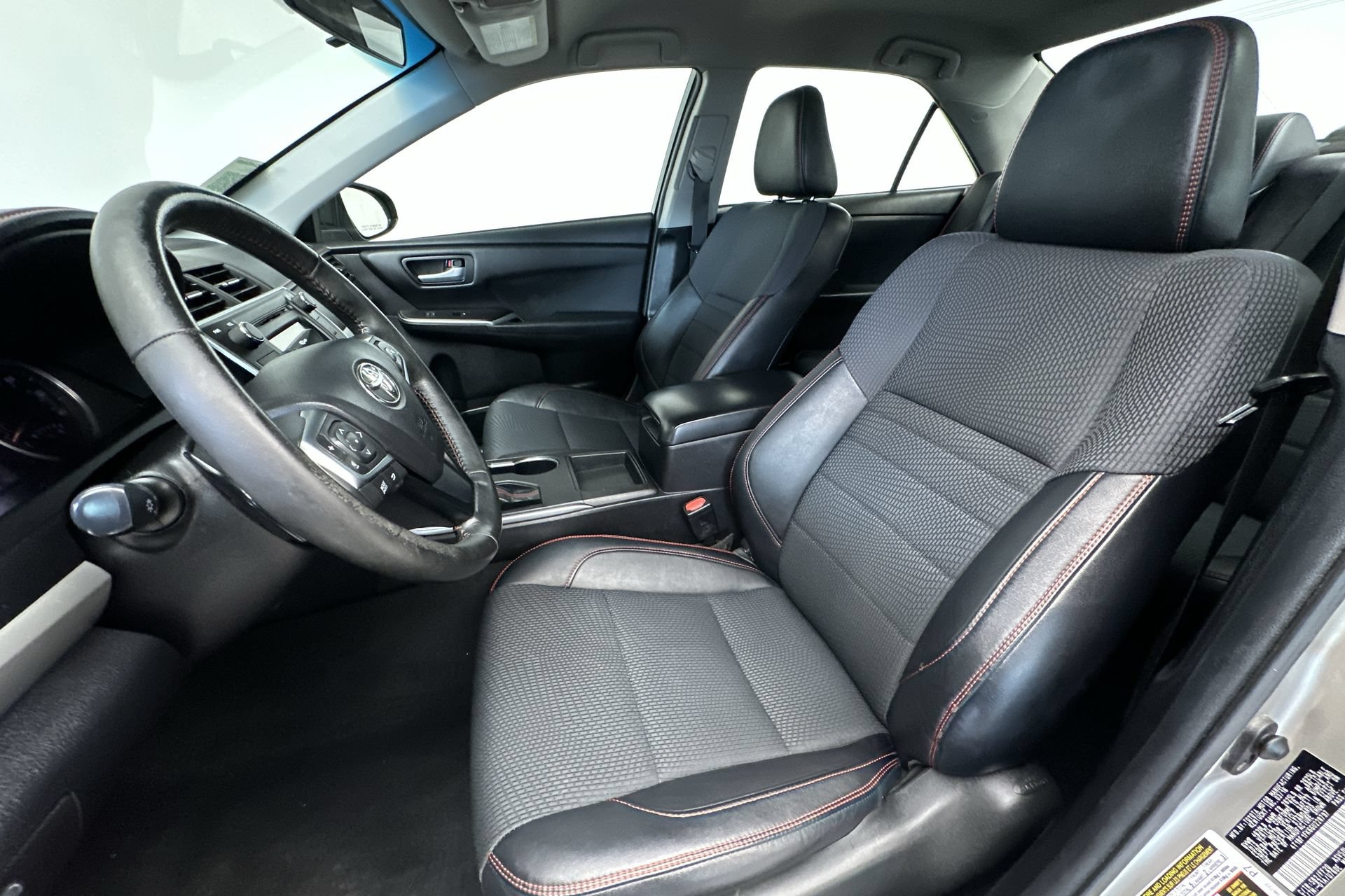 Used 2016 Toyota Camry SE FWD image 14