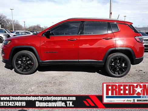 New 2026 Jeep Compass Latitude image 2