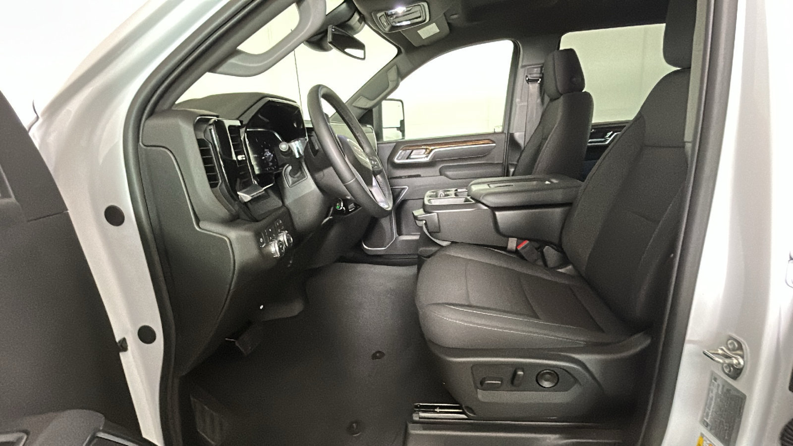 New 2026 GMC Sierra 2500 SLE w/ SLE Value Package; AWD/4WD image 13