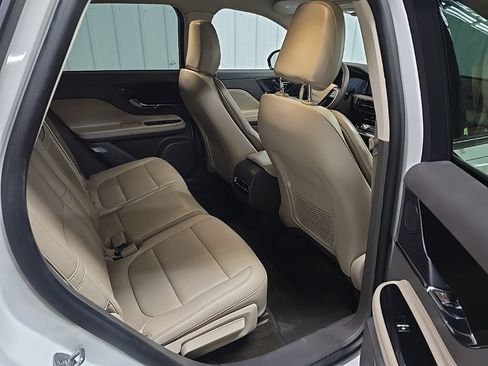 Used 2023 Lincoln Corsair AWD image 21