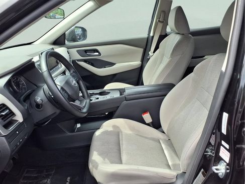 Used 2025 Nissan Rogue SV FWD image 19