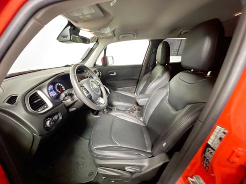 Used 2021 Jeep Renegade Latitude FWD image 14