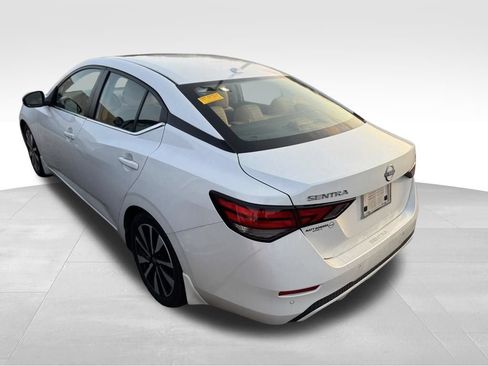 Used 2024 Nissan Sentra SV w/ SV Premium Package FWD image 3