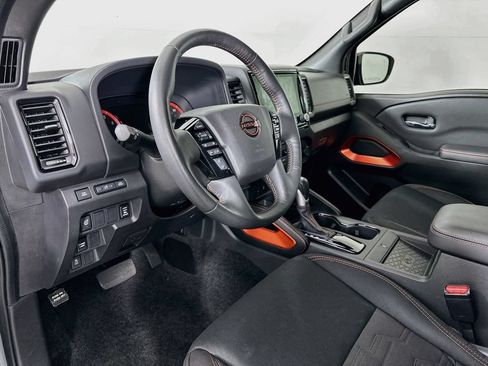 Used 2022 Nissan Frontier Pro-X RWD image 9