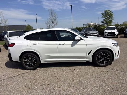 Used 2025 BMW X4 xDrive30i w/ M Sport Package AWD/4WD image 4