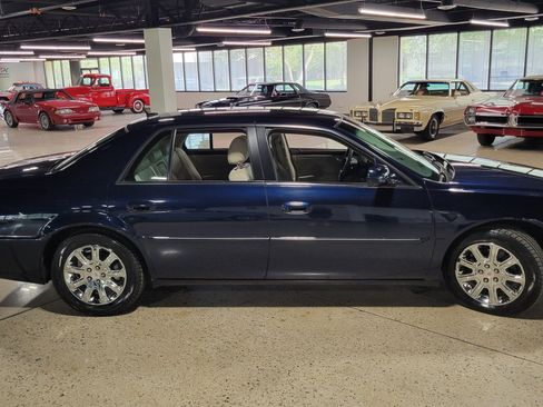 Used 2008 Cadillac DTS FWD image 29