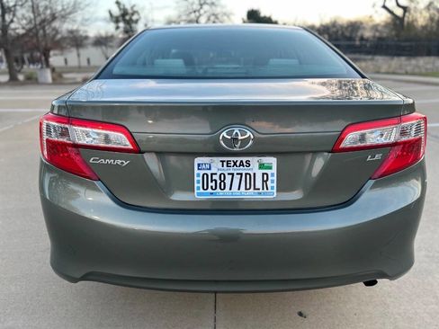 Used 2012 Toyota Camry LE image 7