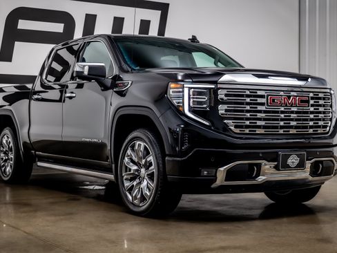 Used 2025 GMC Sierra 1500 Denali w/ Denali Reserve Package AWD/4WD image 28