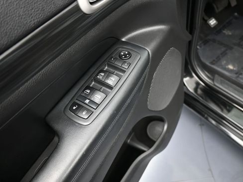 Used 2020 Jeep Grand Cherokee Altitude image 14