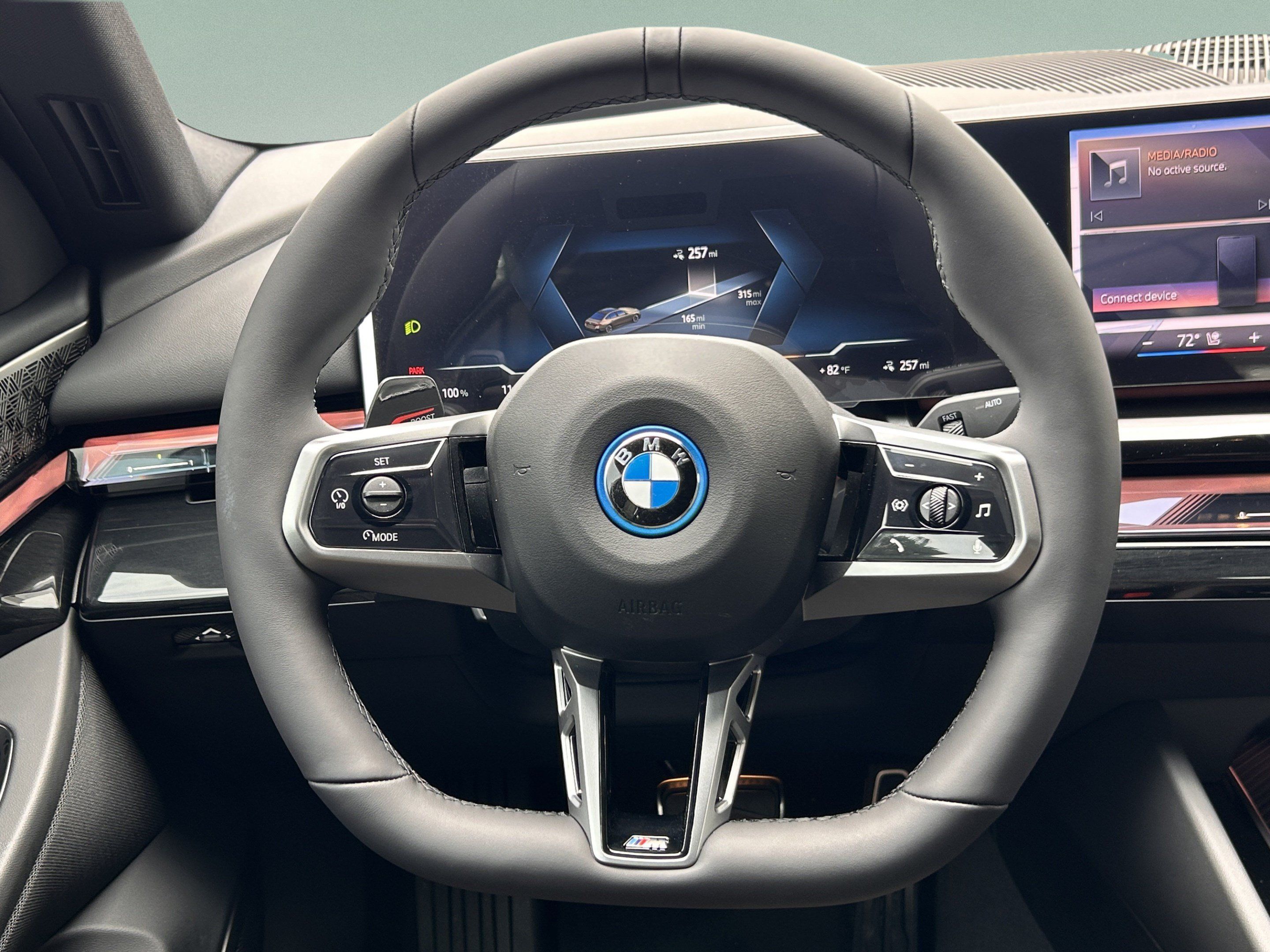 Used 2027 BMW i5 eDrive40 w/ M Sport Package RWD image 9