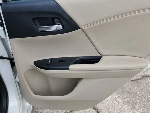 Used 2017 Honda Accord Touring image 18