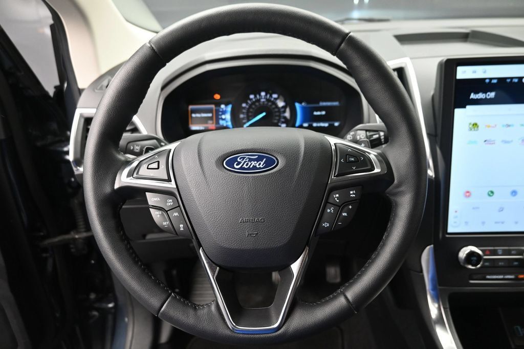 Used 2024 Ford Edge Titanium w/ Equipment Group 301A AWD/4WD image 19