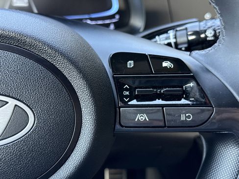 Certified 2025 Hyundai Elantra Sport image 21