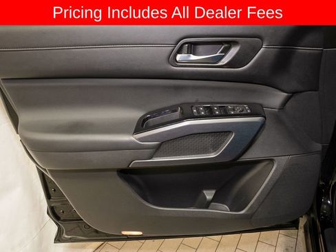 Used 2022 Nissan Pathfinder SL w/ SL Premium Package FWD image 15