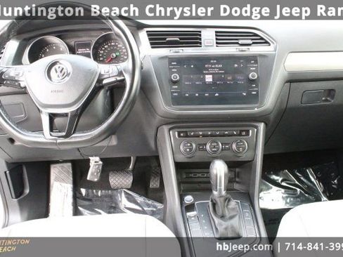 Used 2019 Volkswagen Tiguan SE w/ Panoramic Sunroof Package image 11