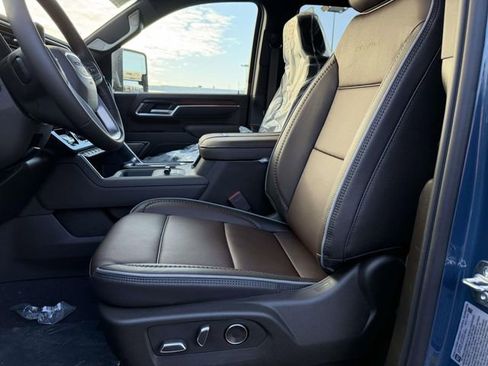 New 2026 GMC Sierra 2500 Denali w/ Denali Reserve Package image 7