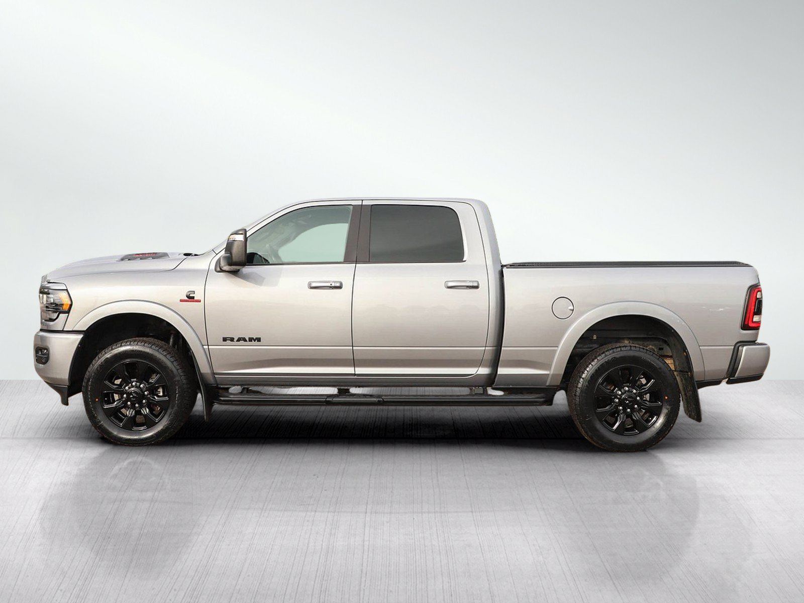 Used 2023 RAM 2500 Limited w/ Night Edition AWD/4WD image 2